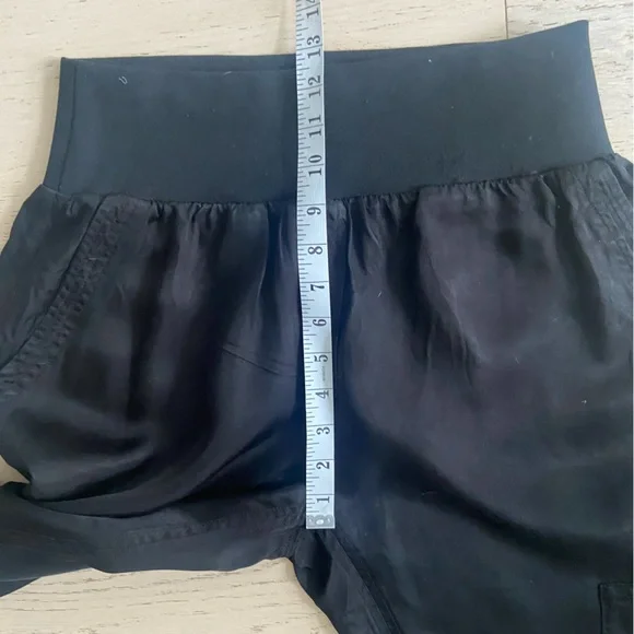 CINQ A SEPT Giles Cargo Pants Medium Black Cupro Elasticized Waist EUC - Picture 8 of 10